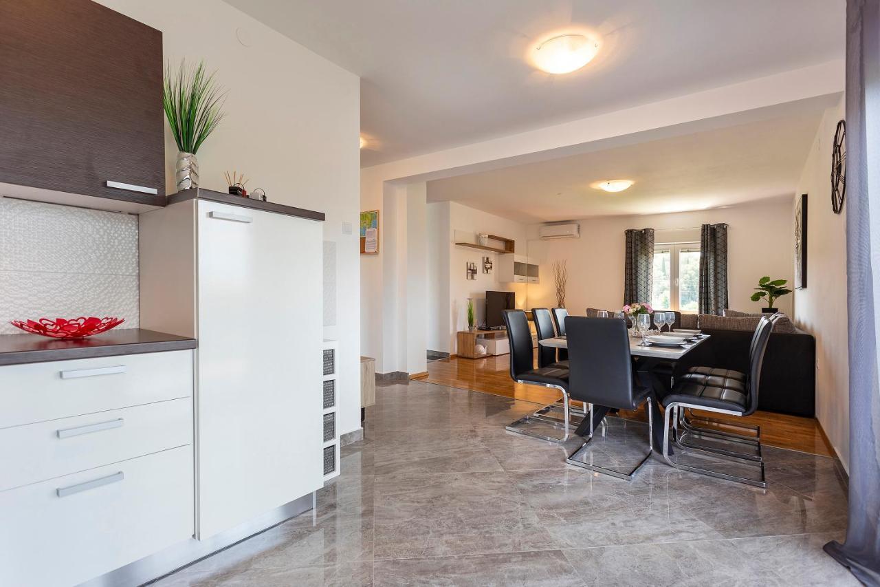 Apartmani Karoca 3 Pula Exterior foto