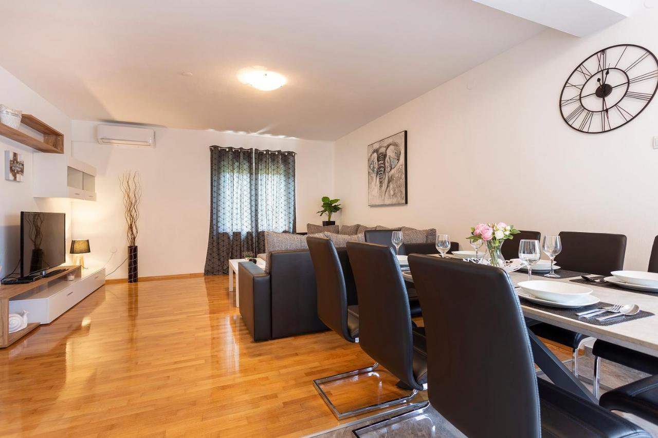 Apartmani Karoca 3 Pula Exterior foto